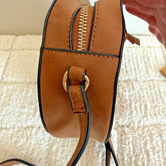 Round Flower Embroidered Brown Crossbody Purse Handbag - Picture 11 of 13